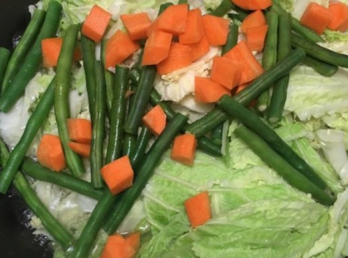 FOODS | Steamed Carrots , string-beans and cabbage Medley!