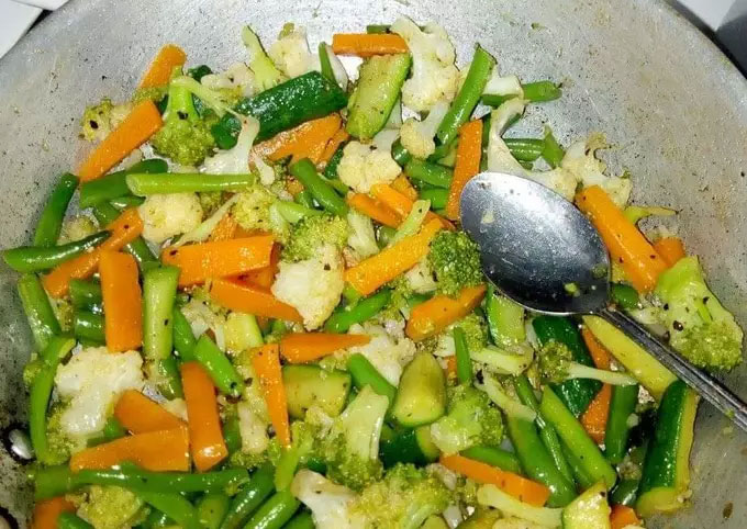 mixed vegetables - Carrots, String-beans and Cabbage Medley