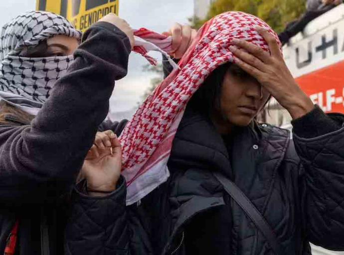 How the keffiyeh – a practical garment used for protection against the desert sun – became a symbol of Palestinian identity