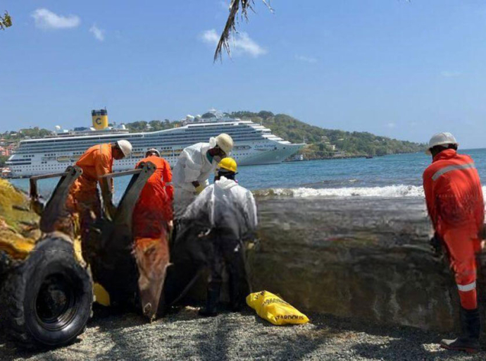 T&amp;T | Tobago Oil spill, Cleanup underway - National Emergency says PM Rowley