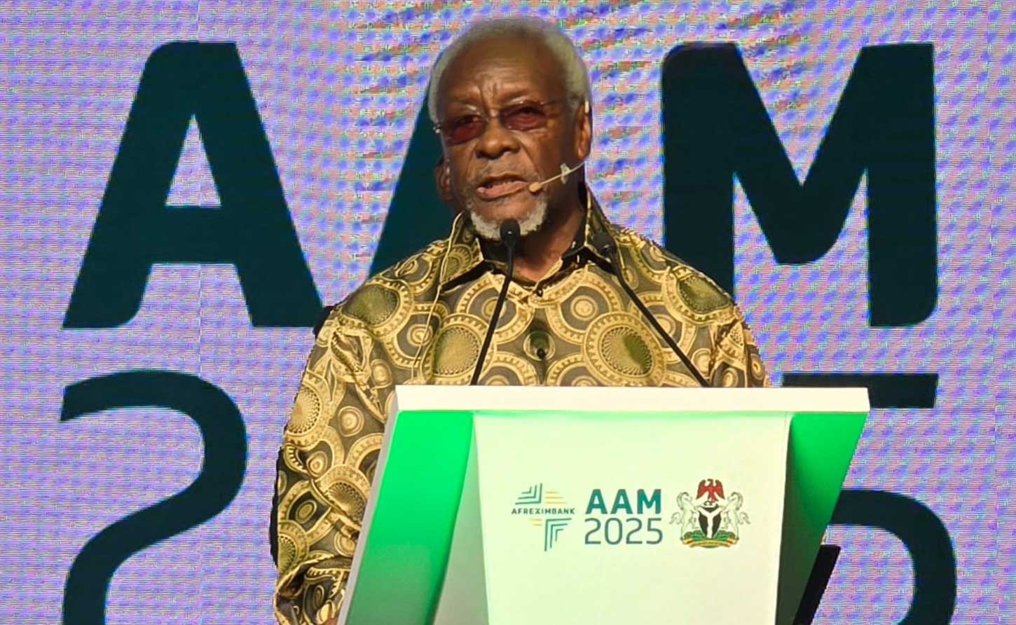 The Most Honourable P.J. Patterson delivering a powerful keynote address at the Afreximbank meeting in Abjua, Nigeria.
