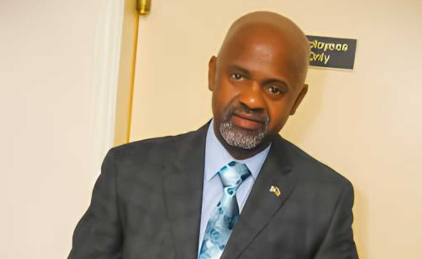 Irwine Clare, Sr. O.D., will moderate the session