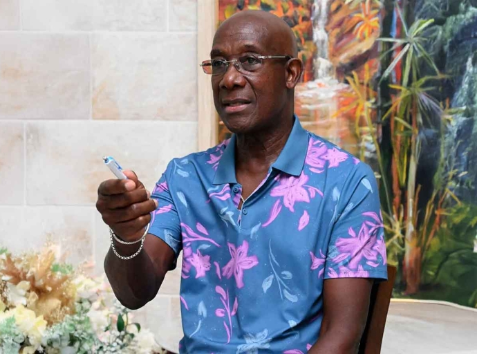 TRINIDAD | When Answers Dodge Questions: Kamla's 'Lame' Response to Rowley's Antigua Embarrassment