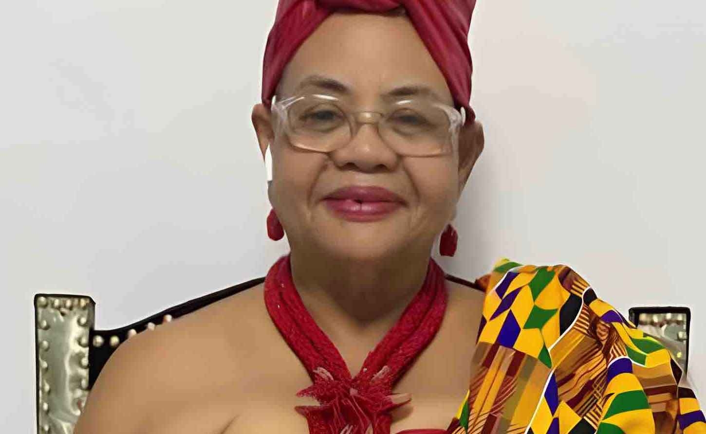 Jamaica's African GAA Queen  Naa Boafoyena Mpese Tsuru the 1st, helping  Ghana's Cape Coast Children