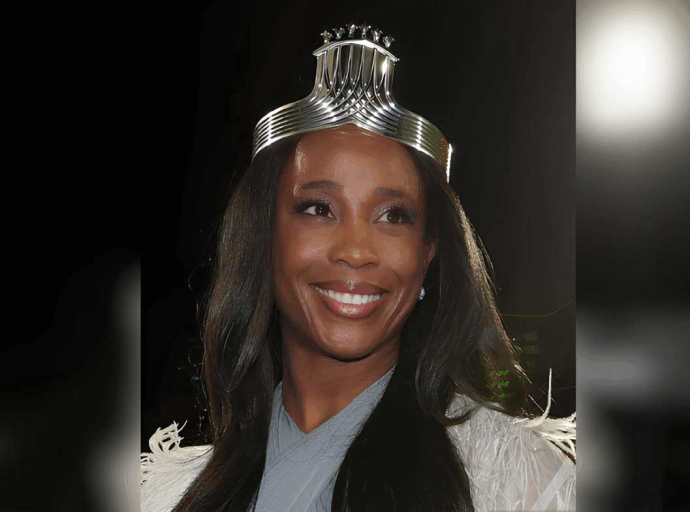 JAMAICA | Shelly-Ann Fraser-Pryce Crowned by Serena Williams  at ATHLOS New York Event