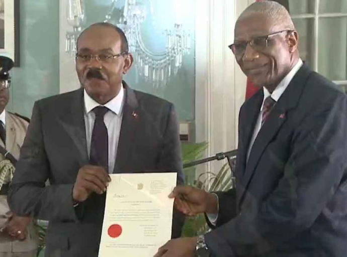 Prime Minister Gaston Browne and Governor General Sir Rodney Williams