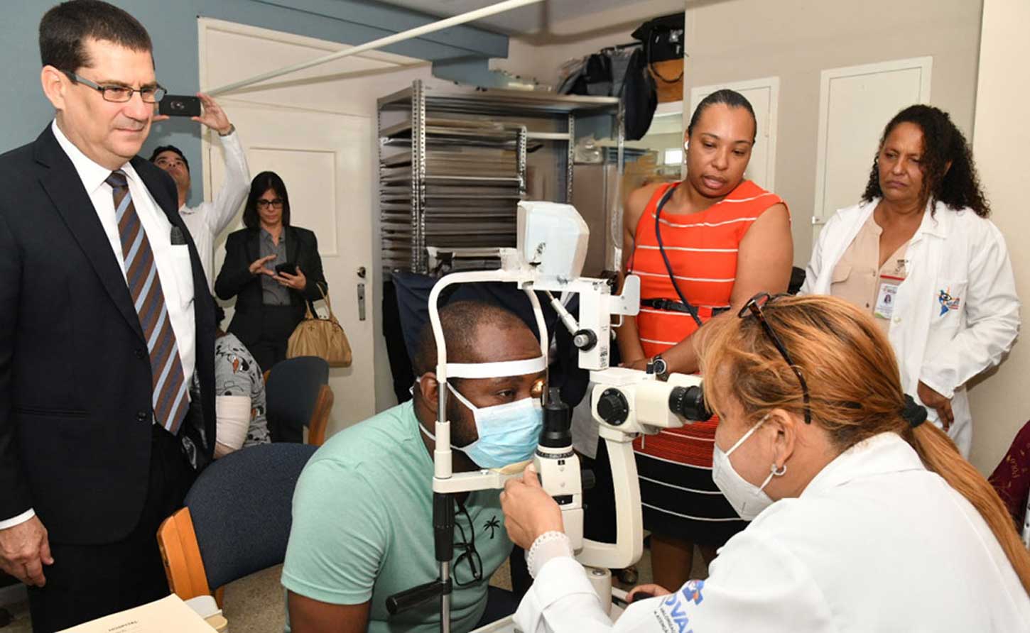 Cuban Eye Care Doctors at St. Josephs Hospital in Kingston. At left is Cuba’s former Ambassador to Jamaica, His Excellency Fermin Gabriel Quiñones Sánchez.