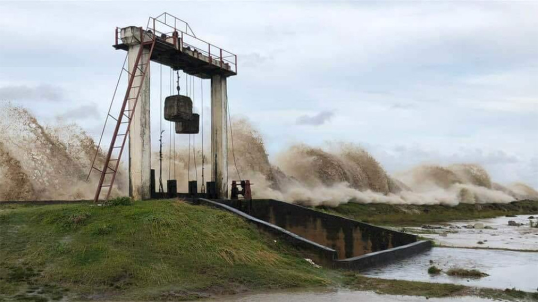 Flooding in expected in coastal areas such as Georgetown, as the ocean is expected to overtop the defence provided by the crumbling  seawall.