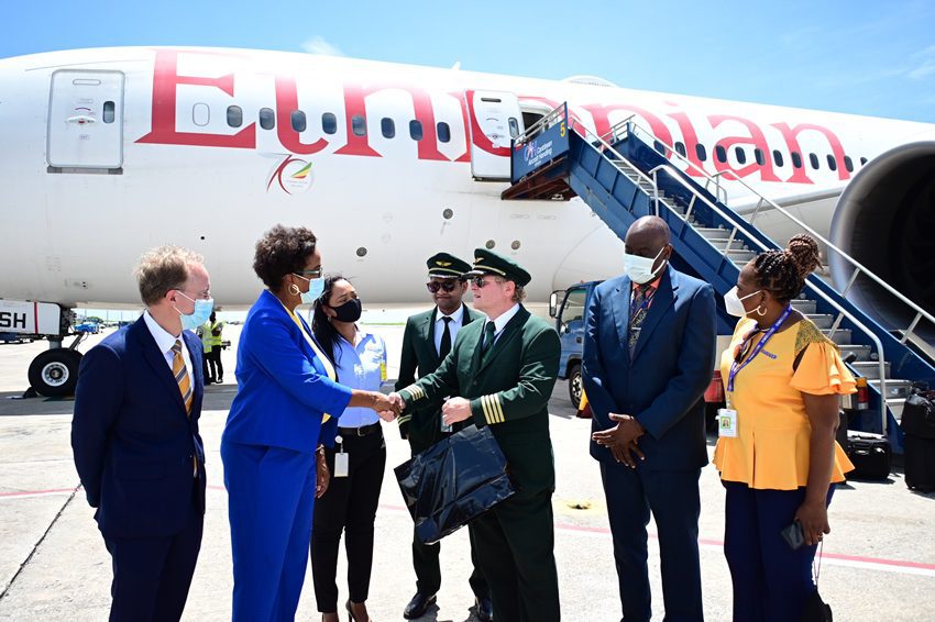 Minister of State in Foreign Trade and Business, Sandra Husbands, Barbados Tourism Marketing Inc.’s (BTMI) CEO, Dr. Jens Thraenhart, Chief Executive Officer Invest Barbados, Kaye-Anne Greenidge, and other officials greeted the delegates who arrived on Ethiopian Airlines earlier today. (C. Pitt/BGIS)