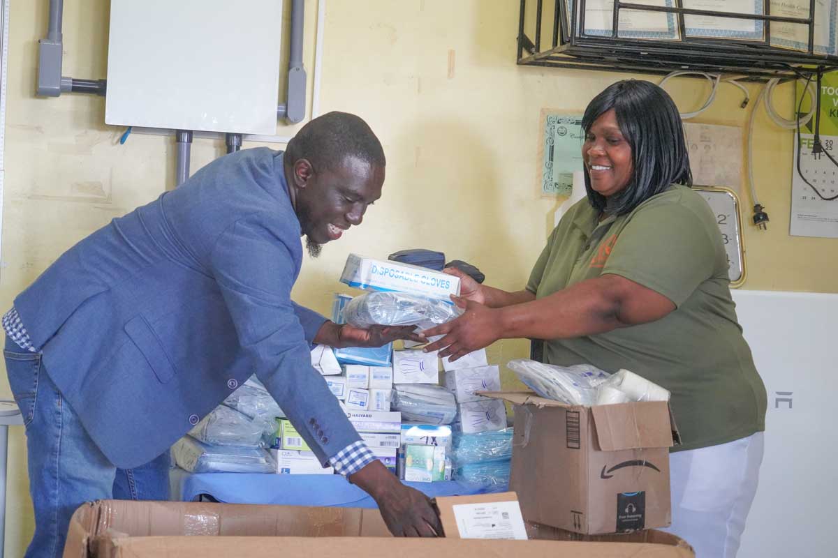 As member of parliament for Swetes Pringle delivered a contingent of donated supplies for the Swetes clinic.